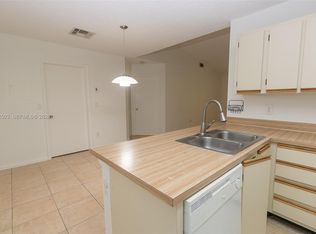 18328 NW 68th Ave APT P, Hialeah, FL 33015