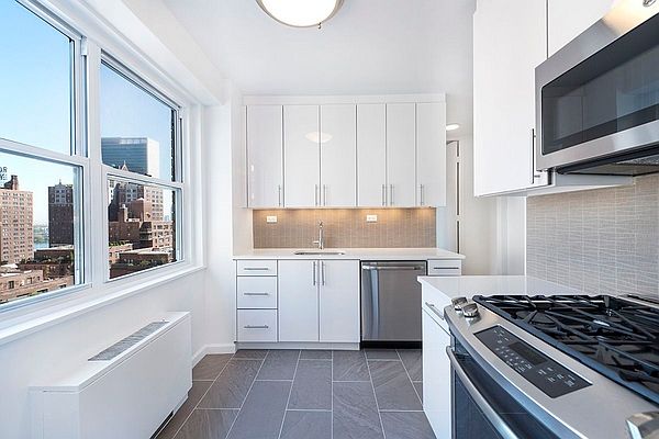 1st image of 300 E 40th St APT 20T