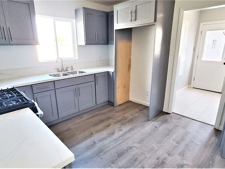 706 W Euclid Ave — Photo 24