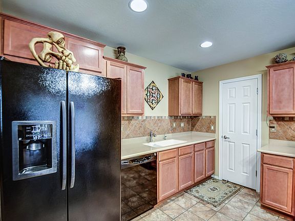 4th image of 2941 N Daisy Dr