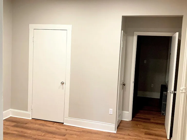 85 E Broad St #1R — Photo 6
