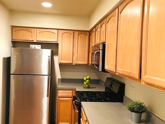 5th image of 39641 N Warren Ln