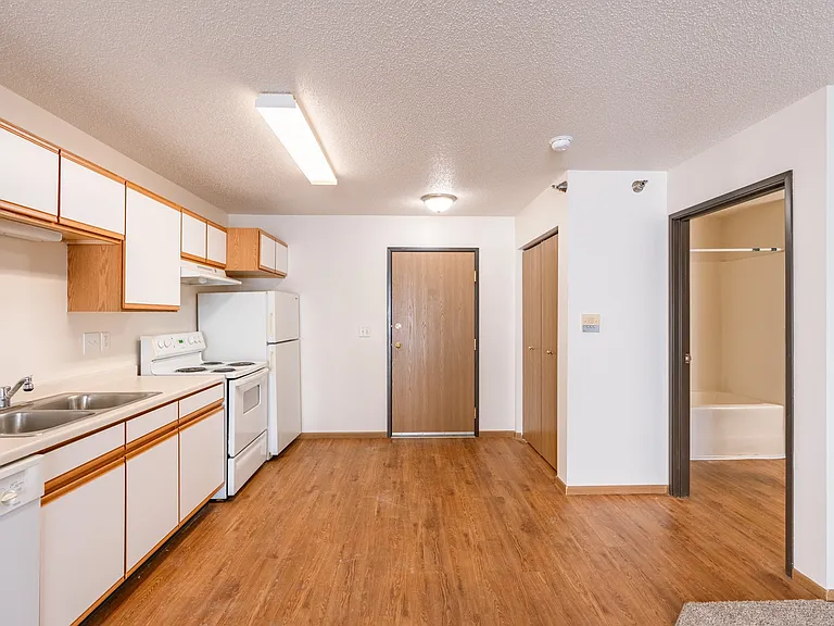 Fargo, ND Eagle Run Apartments | Kitchen