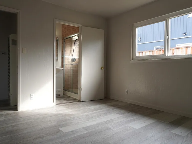 1115 Sereno Dr — Photo 17