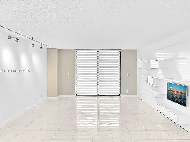 2500 Parkview Dr #1219 — Photo 16