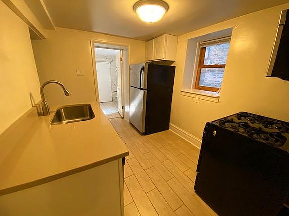 3rd image of 1330 W Eddy St #G