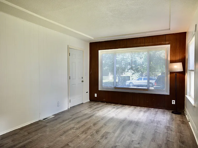 5841 NE 18th Ave — Photo 77