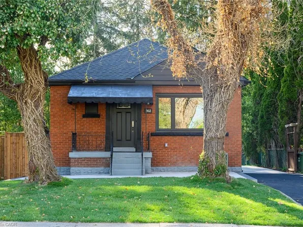 262 Broadway Ave, Hamilton, ON L8S 2W8