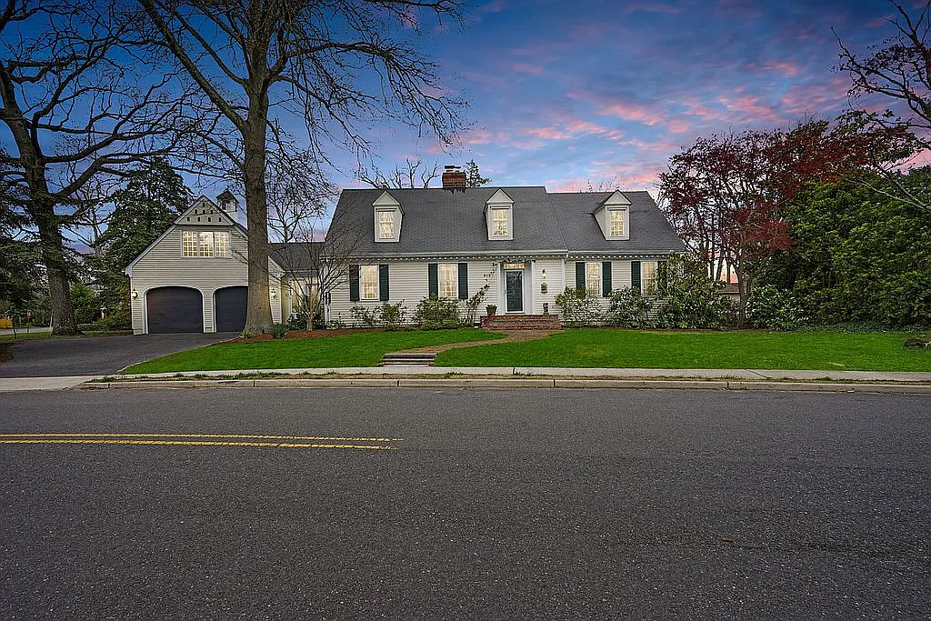 615 S Edgemere Dr photo 1