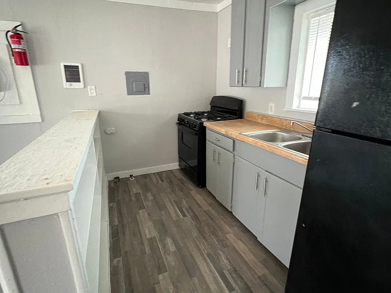 660 Riverside Dr #5 — Photo 6