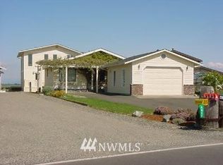 4038 Salt Spring Dr, Ferndale, WA 98248
