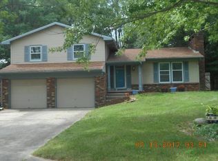 2332 Ellington Pl, Charleston, IL