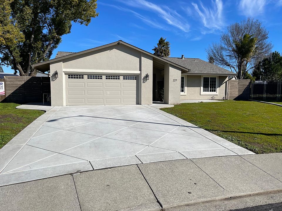 1st image of 227 Richard Pl