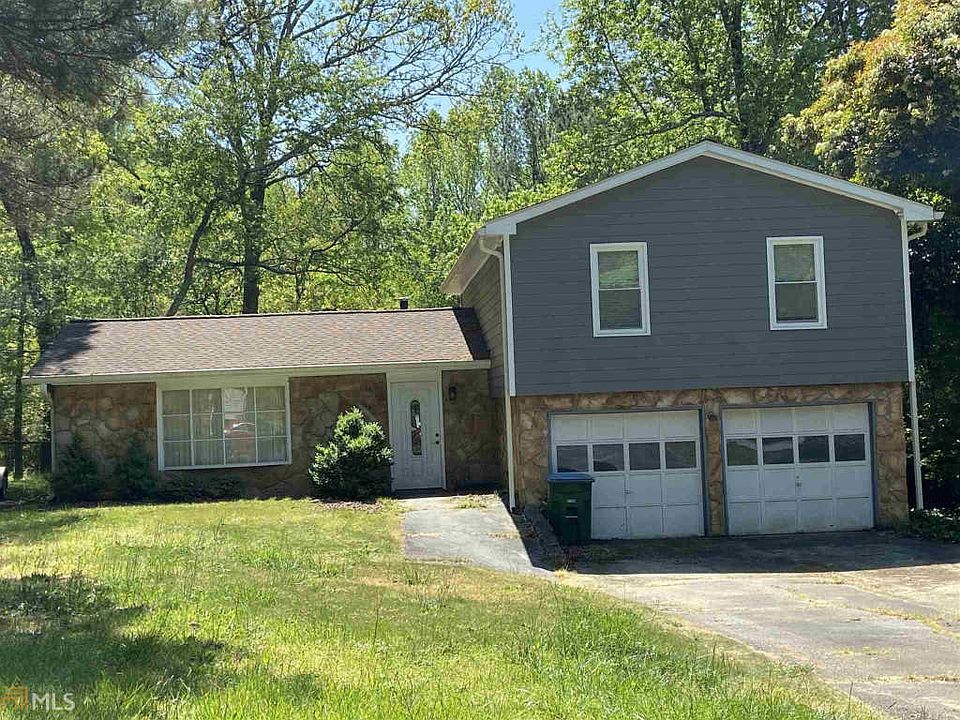 2nd image of 3192 Martin Dr