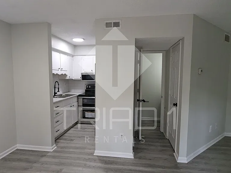 Mosby Townhouses - G — Photo 44
