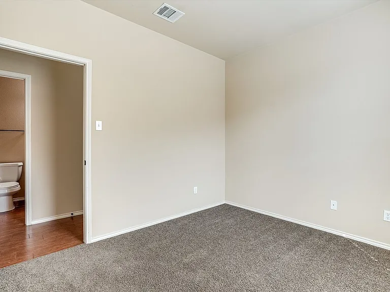1124 Brendon Lee Ln — Photo 17