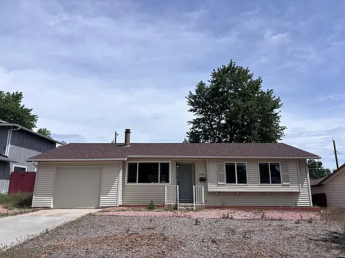 3106 Gomer Ave Photo 1