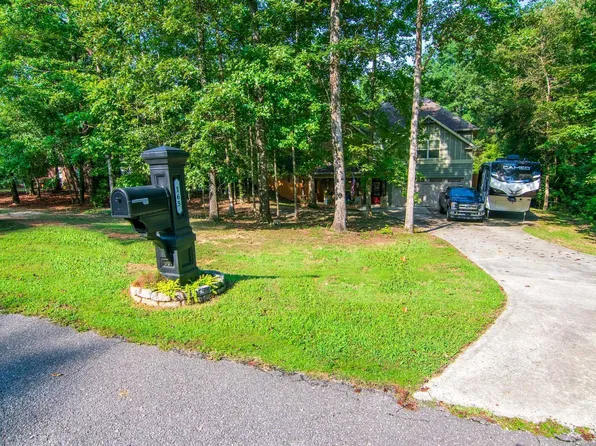 165 Spring Hill Dr, Ellerslie, GA 31807