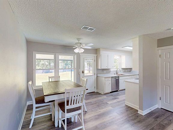 5th image of 10860 Silver Creek Dr