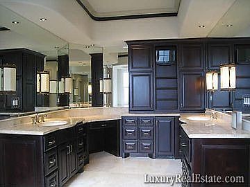 4th image of 9015 Cliffwood Dr