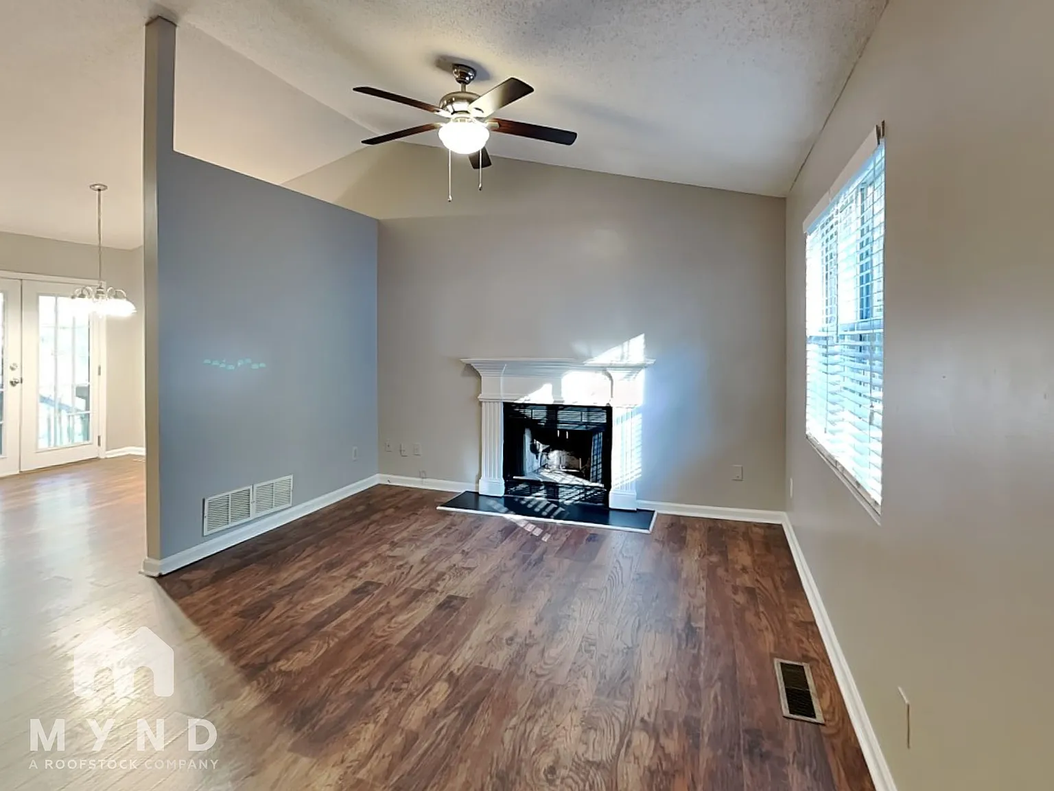 3 bed, 2.0 bath, 1115 sqft, $1,735 — Photo 4