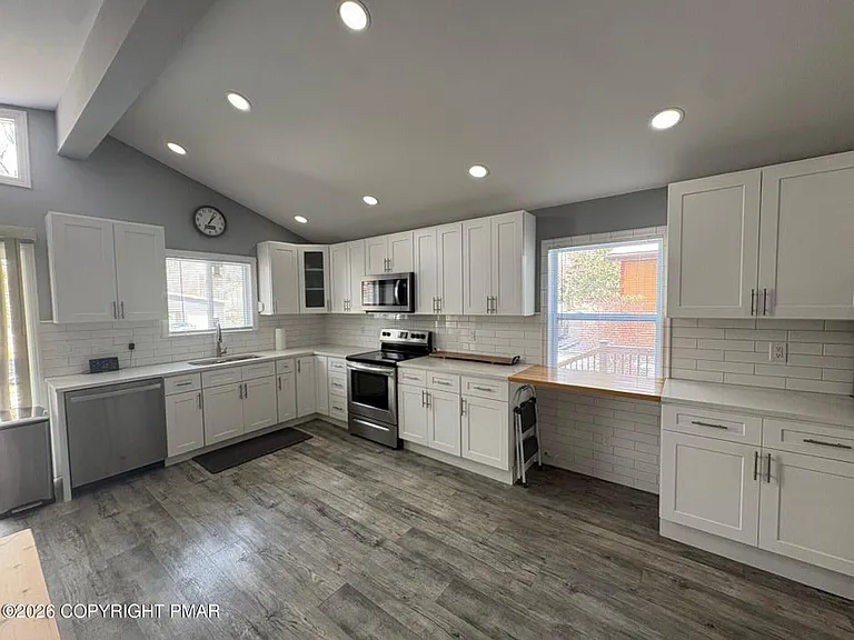 3343 Woodland Dr — Photo 5