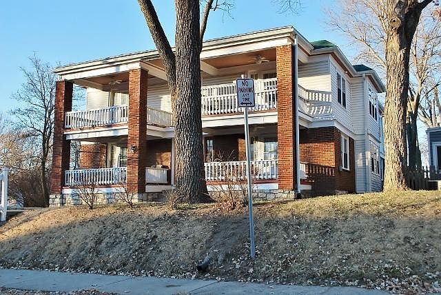 1st image of 100B E Linden Ave