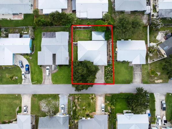 8974 SE Bobo Court, Hobe Sound, FL 33455