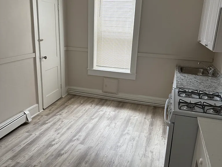 257 Kearny Ave #9 — Photo 8