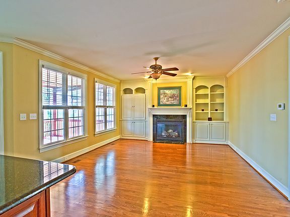 01.	Spacious family room wit