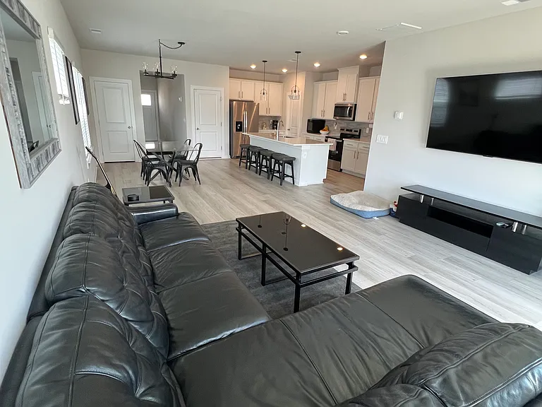 4256 Skyridge Dr — Photo 3