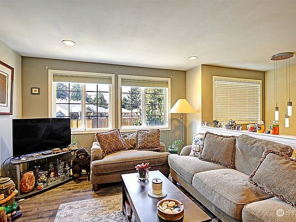 4th image of 3035 Sauk Drive