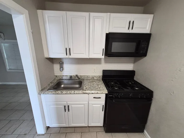 115 Caldwell St #3 — Photo 10