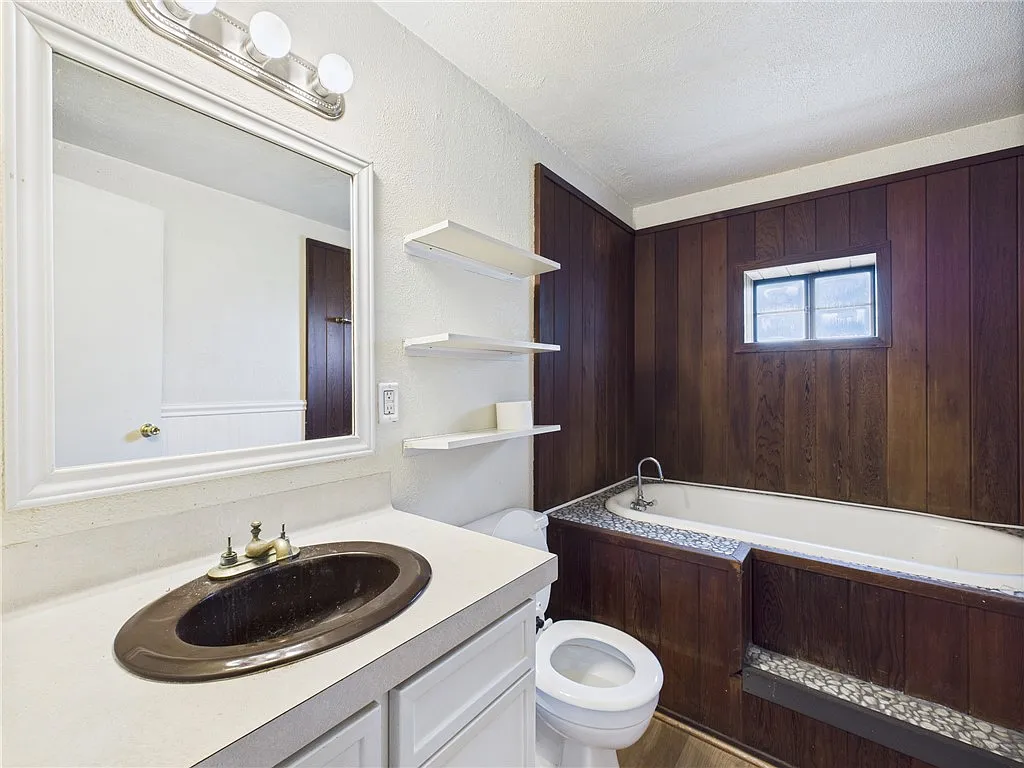 1 bed, 700 sqft, $1,000 — Photo 3