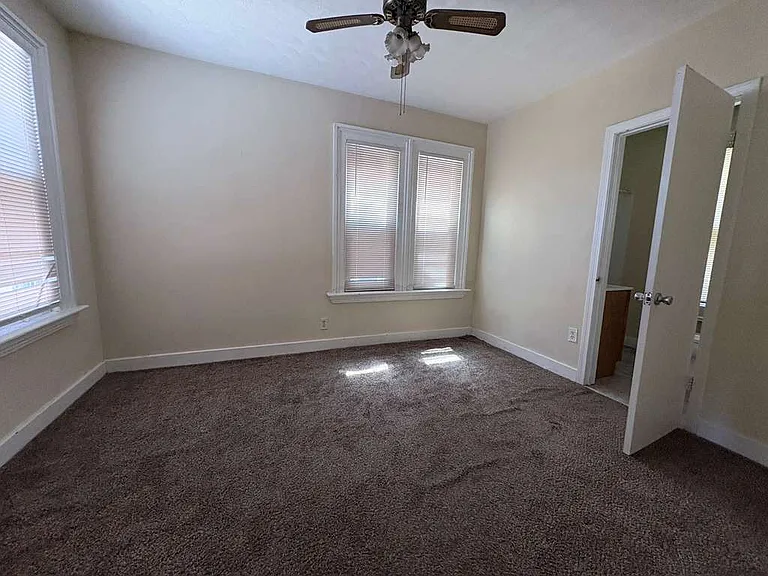 224 Lloyd St — Photo 6