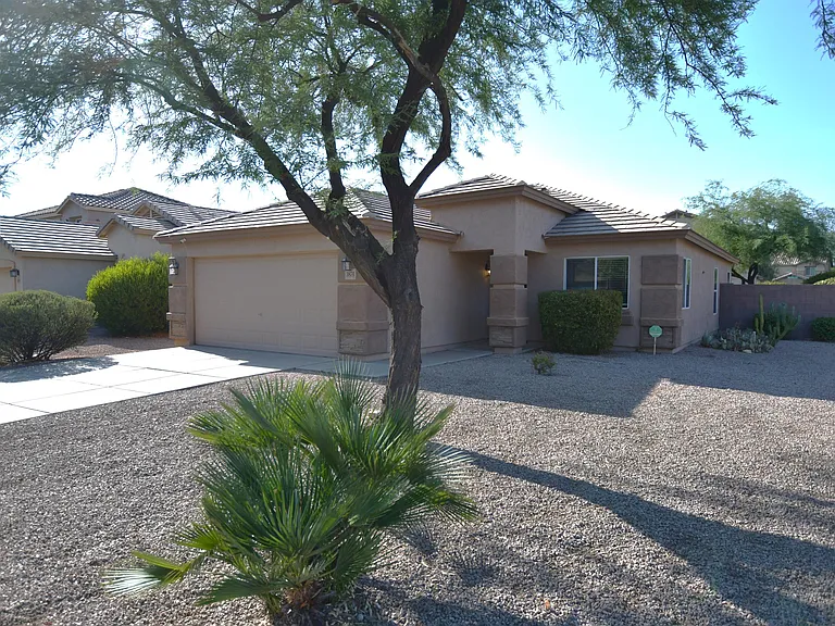 3874 E Superior Rd — Photo 2