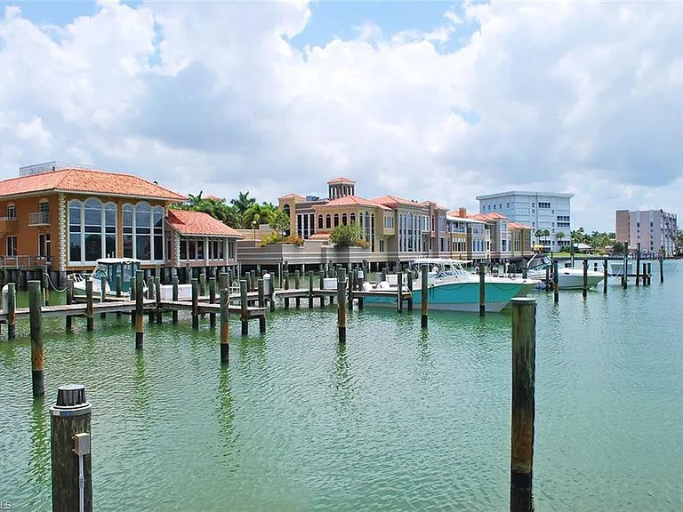 4001 Gulf Shore Blvd N #505 — Photo 19
