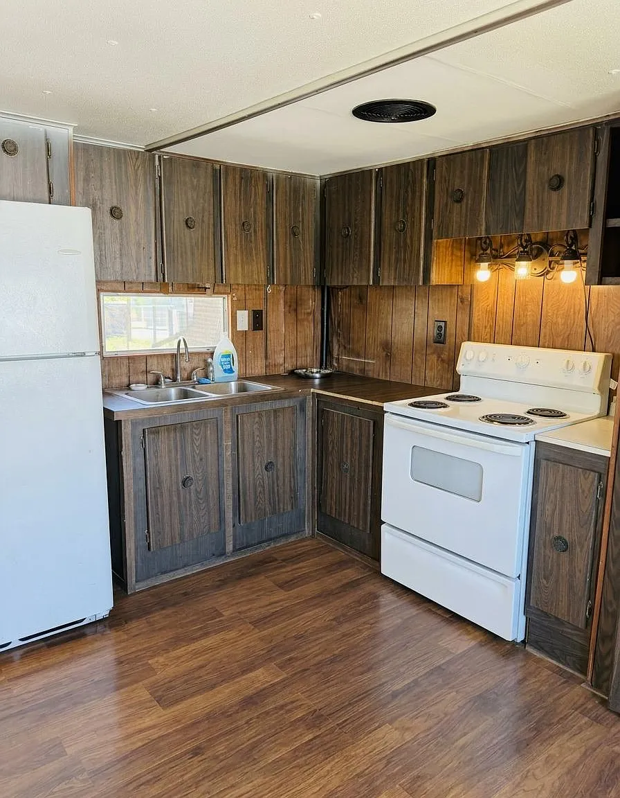 2 bed, 880 sqft, $900 — Photo 4