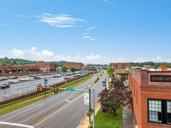Paxton Place/Olde Towne Lofts, 403-407 S Roan St #2, Johnson City, TN 37601