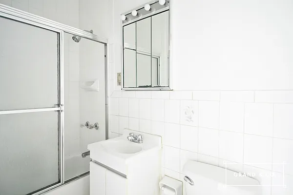 Rented by Grand & Co. | media 27