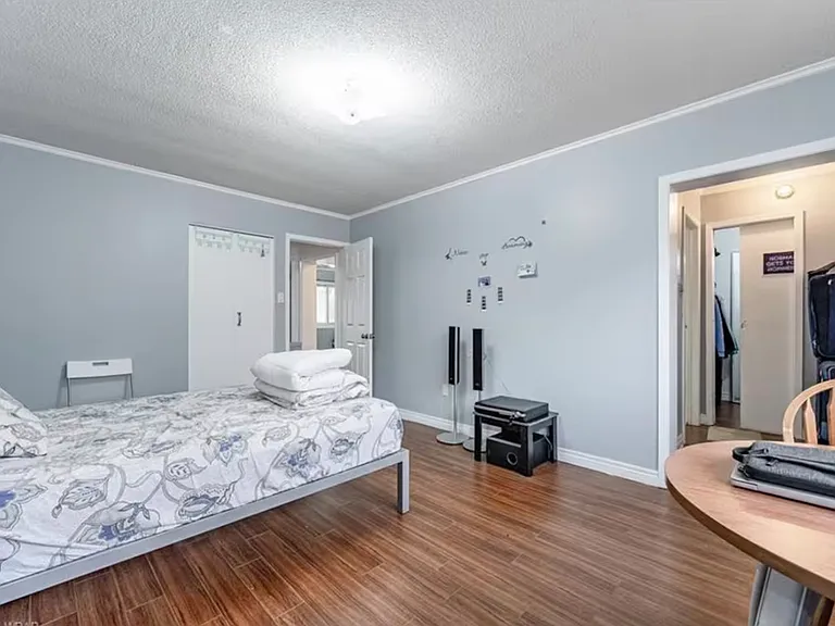 121 University Ave E #64 — Photo 9