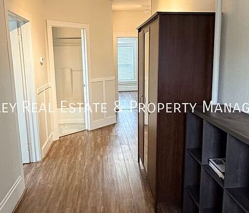 2nd image of 509 NE Lincoln St