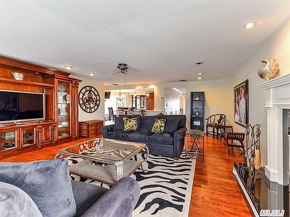 3rd image of 3090 Lee Pl