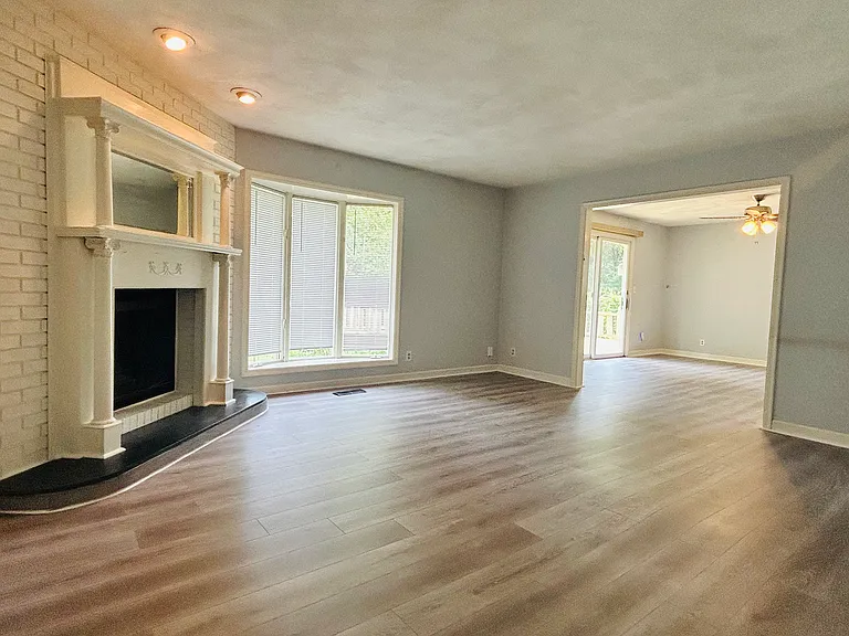 3204 Forsyth Dr — Photo 5