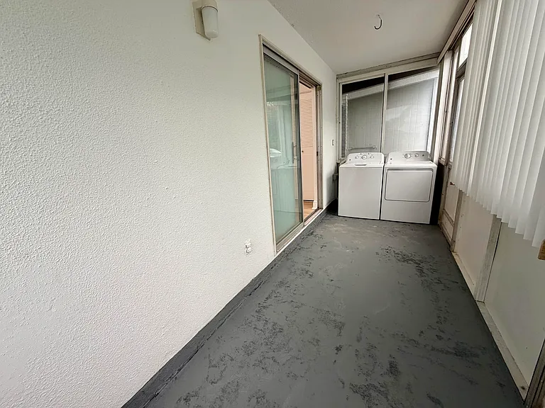 207 Tuscany #207-D — Photo 14