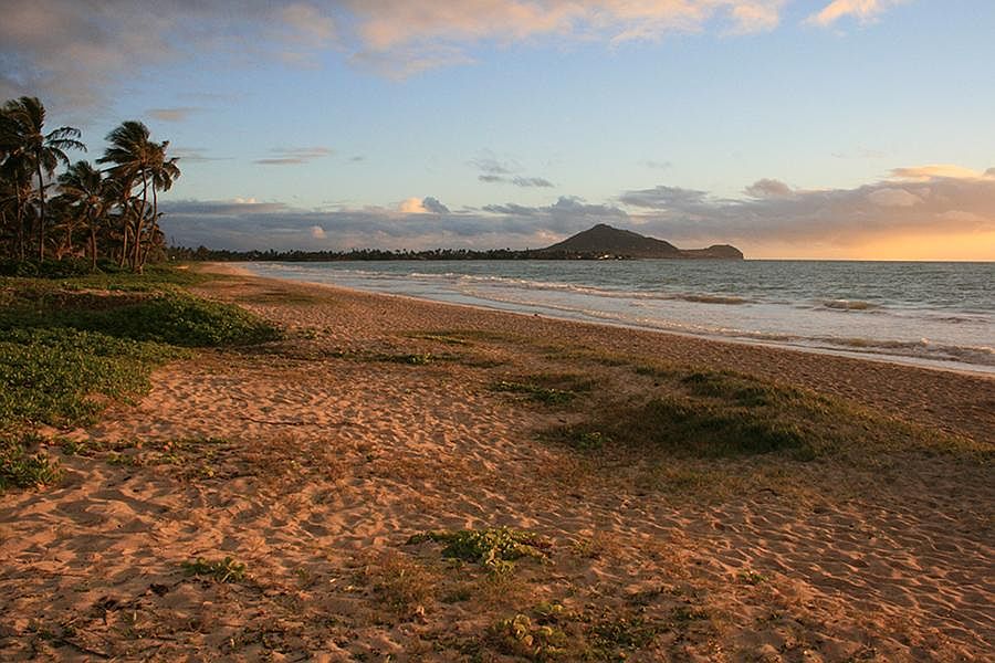 400 steps to beautiful Kailua Beach