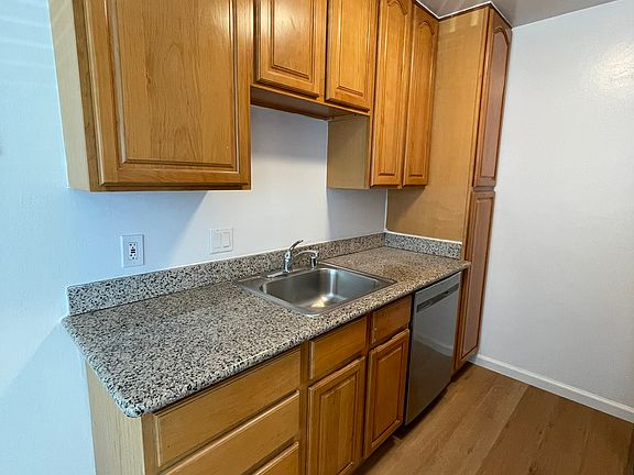 3rd image of 974 Nora Way Unit 1
