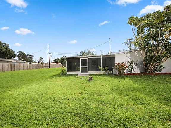 4th image of 5311 Woodvale Dr