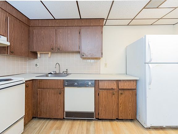 4th image of 34 Pleasant Dr APT 30