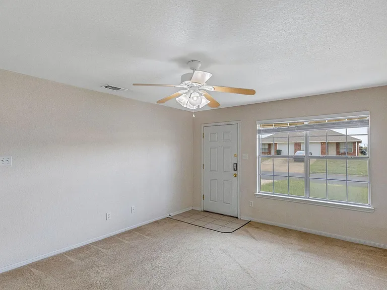 319 Cedar Ridge Dr #A — Photo 6